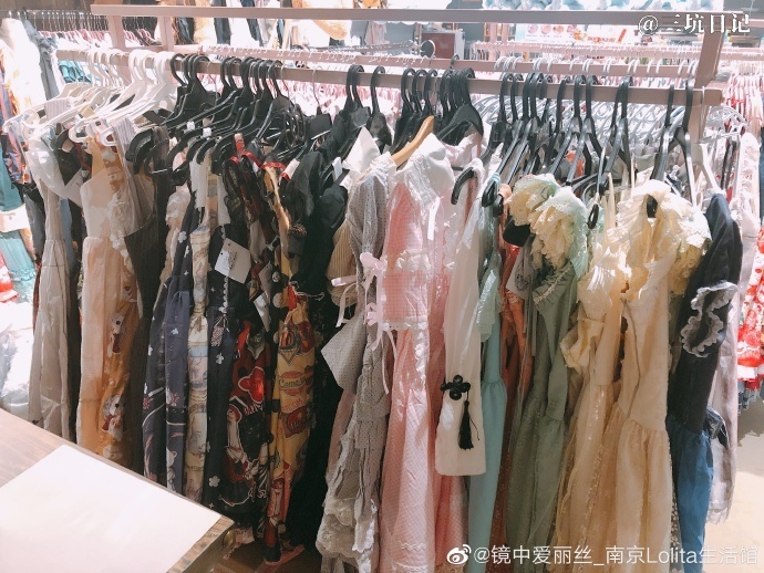 南京镜中爱丽丝_南京Lolita生活馆 JK制服 Lolita洋装实体店实拍图片照片3